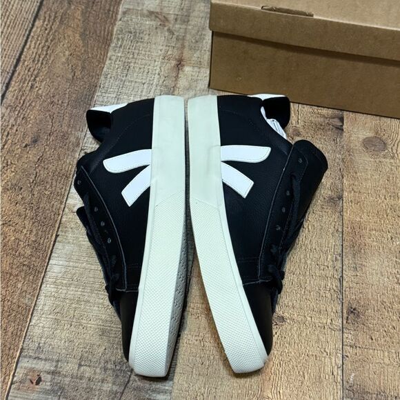 VEJA CAMPO CHROMEFREE LEATHER BLACK WHITE new with box main image 7